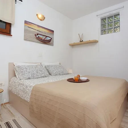 Charming With Private Pool Near The Sea And Garden فيلة