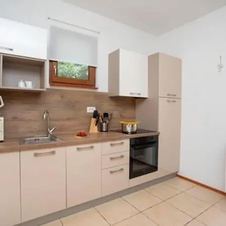 Charming With Private Pool Near The Sea And Garden Ripenda Kras